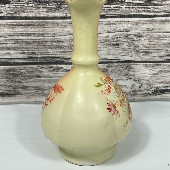 Vintage Hand Painted Floral Vase - Picture 2 of 9